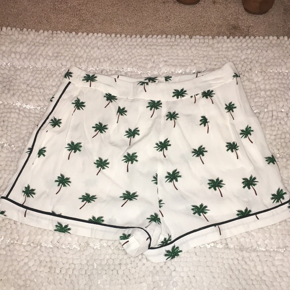 Forever 21 palm tree shorts - Picture 2 of 3